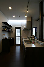 和風・和モダンスタイルのキッチン 逆瀬川はうじんぐ株式会社の事例画像