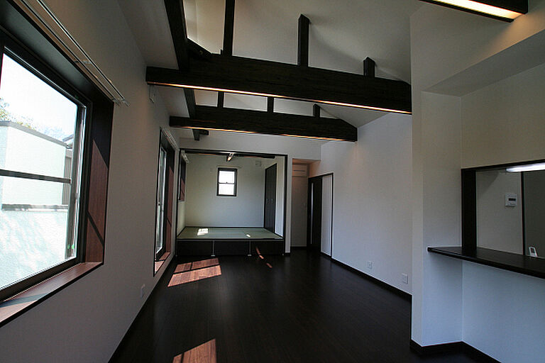 逆瀬川はうじんぐ株式会社の公式画像_リビング5