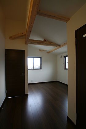 逆瀬川はうじんぐ株式会社の施工事例「フリールームのある和モダンの家中筋M様邸」の画像5