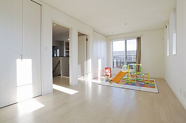 ワールドハウスの施工事例「開放的でスタイリッシュな空間」の画像3