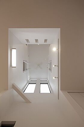 株式会社 ユーロプランニングの施工事例「光が届く吹抜けで明るい空間広がる家」の画像4