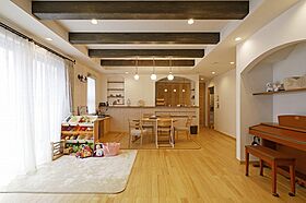 株式会社 ユーロプランニングの施工事例「大空間に無垢の温もり溢れる家」の画像5