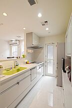 シンプルモダンスタイルのキッチン 株式会社 ユーロプランニングの事例画像