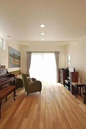 株式会社 ユーロプランニングの施工事例「風が通り抜ける眺望の良い家」の画像2