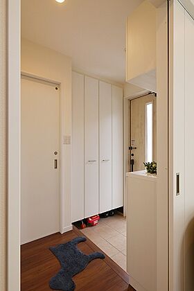 株式会社 ユーロプランニングの施工事例「屋上庭園につながるらせん階段のある家」の画像1