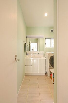 株式会社 ユーロプランニングの施工事例「屋上庭園につながるらせん階段のある家」の画像6