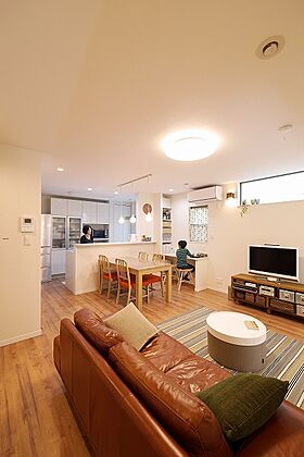 株式会社 ユーロプランニングの施工事例「家族がつながるフリースペースがある家」の画像2