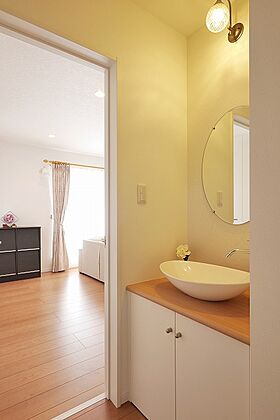 株式会社 ユーロプランニングの施工事例「家族の居場所に光満ち溢れる家」の画像1