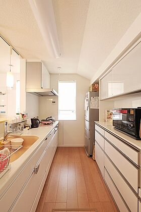 株式会社 ユーロプランニングの施工事例「家族の居場所に光満ち溢れる家」の画像3