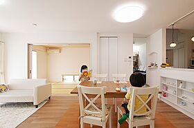 株式会社 ユーロプランニングの施工事例「光が家族の空間を照らす明るい家」の画像3