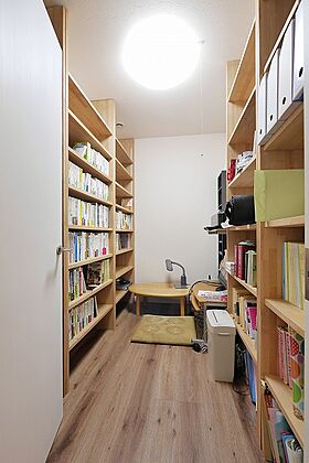 株式会社 ユーロプランニングの施工事例「光が家族の空間を照らす明るい家」の画像6