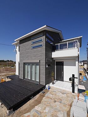 株式会社 ユーロプランニングの施工事例「落ち着いたシャビーヴィンテージの家」のメイン画像