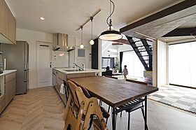 株式会社 ユーロプランニングの施工事例「落ち着いたシャビーヴィンテージの家」の画像2