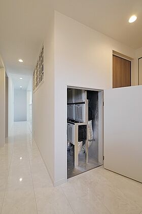 株式会社 ユーロプランニングの施工事例「高級感と開放感で快適な暮らしが叶う家」の画像5