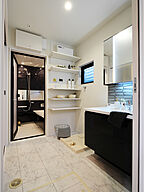 シンプルモダンスタイルの洗面所 株式会社 ユーロプランニングの事例画像