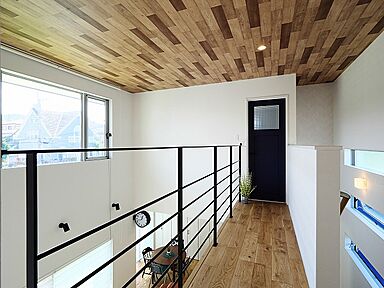 株式会社 ユーロプランニングの施工事例「南国風の青いキューブハウス」の画像3