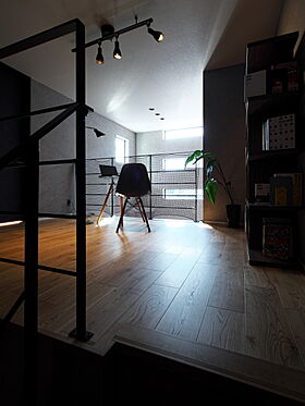 株式会社 ユーロプランニングの施工事例「オトナの黒でカッコ良くキメた家」の画像3