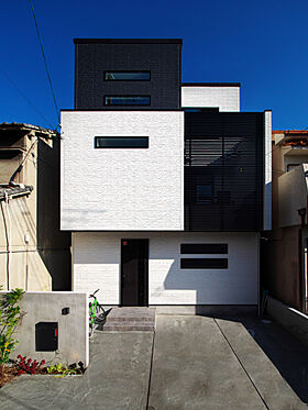 株式会社 ユーロプランニングの施工事例「オトナの黒でカッコ良くキメた家」の画像6