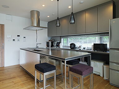 株式会社 ユーロプランニングの施工事例「緑の癒しに包まれて暮らす家」の画像3