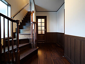 株式会社 ユーロプランニングの施工事例「こだわりのアンティーク家具が綺麗に馴染む家」の画像2