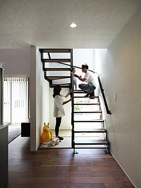 株式会社 ユーロプランニングの施工事例「おしゃれな鉄骨階段がある家」の画像4