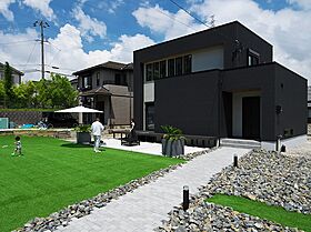 株式会社 ユーロプランニングの施工事例「アウトドアリビングの広い郊外住宅」の画像1