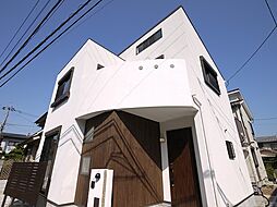 株式会社HESTA大倉の施工事例「美しい曲線を描いた漆喰の白壁の家」の画像