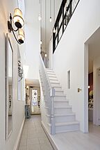 カフェスタイルの玄関 アルネットホームの事例画像