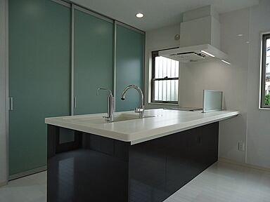 リバウスホームの施工事例「愛知県東海市 スタイリッシュモダンハウス」の画像1