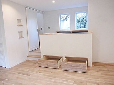 リバウスホームの施工事例「愛知県知多郡東浦町 塗り壁と無垢材の素敵な家」の画像2