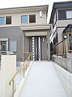 シンプルモダンスタイルの外観 リバウスホームの事例画像