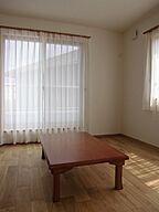 木の家スタイルの洋室 リバウスホームの事例画像