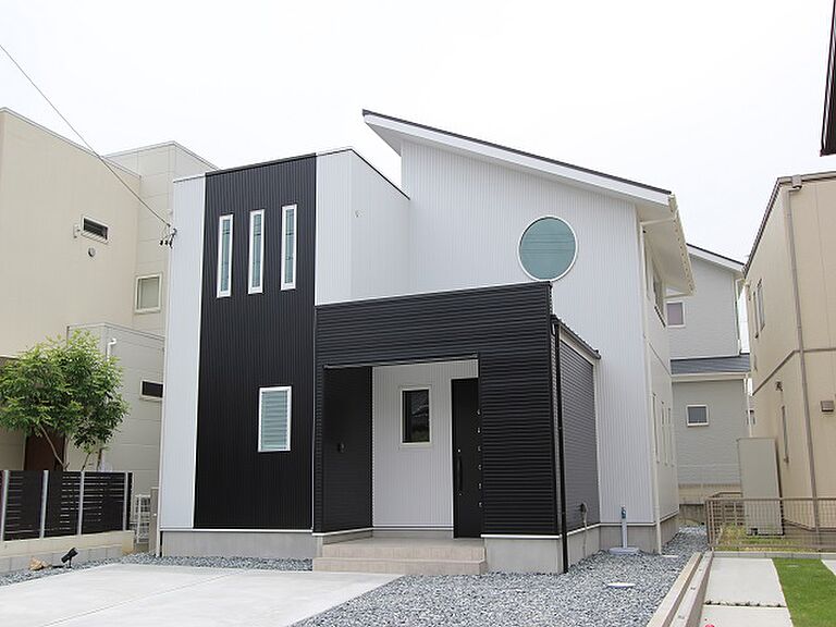 リバウスホームの公式画像_外観2