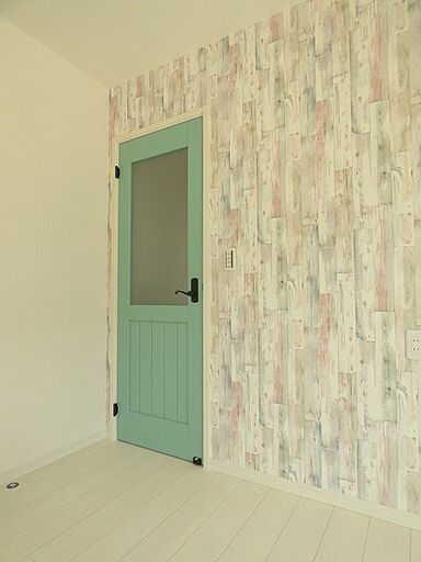 リバウスホームの施工事例「愛知県常滑市 こだわり空間のあるカラフルハウス」の画像1