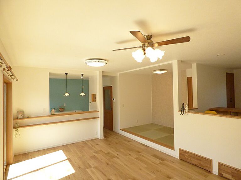 リバウスホームの公式画像_リビング2