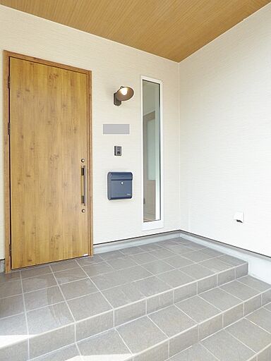 リバウスホームの施工事例「愛知県東海市 明るくて機能充実なナチュラルハウス」の画像1