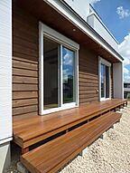 木の家スタイルの外観 リバウスホームの事例画像