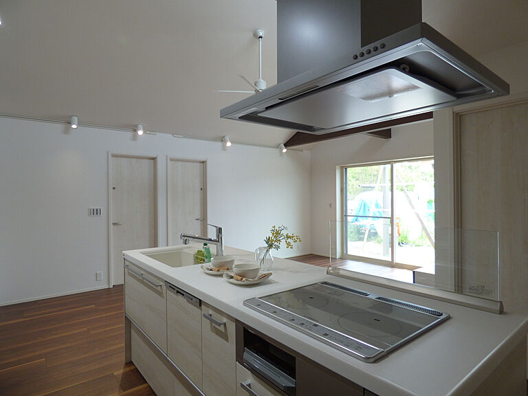 リバウスホームの公式画像_キッチン4