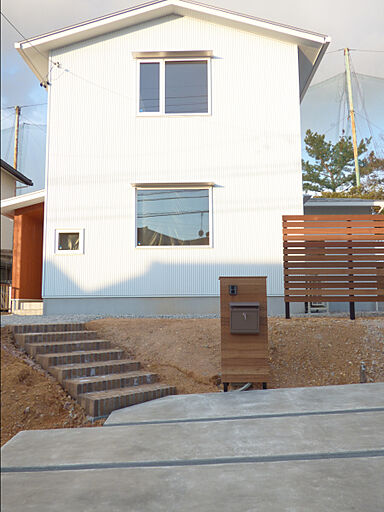 リバウスホームの施工事例「愛知県大府市 こだわりの自然派ハウス」の画像1