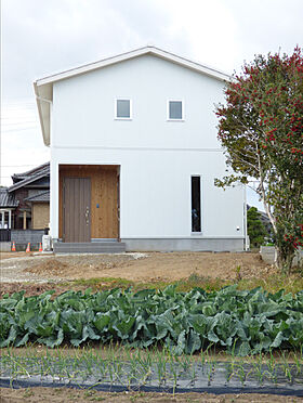 リバウスホームの施工事例「愛知県半田市 落ち着いた場所で暮らす家」のメイン画像