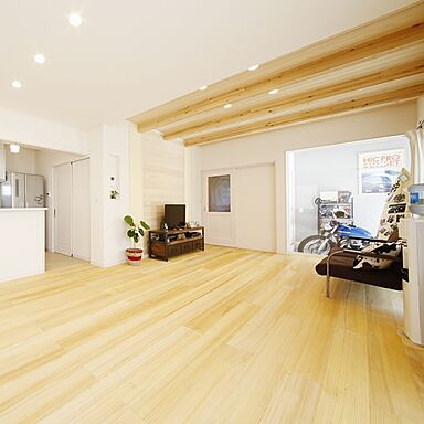 株式会社グリーンワールドの施工事例「趣味を愉しみ仲間が集うもみの木の家」の画像2