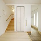 シンプルモダンスタイルの玄関 株式会社グリーンワールドの事例画像