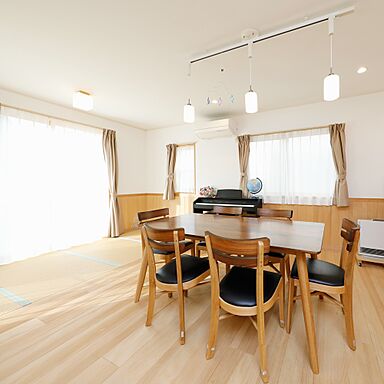 株式会社グリーンワールドの施工事例「愛犬と暮らすガレージのある住まい」の画像2