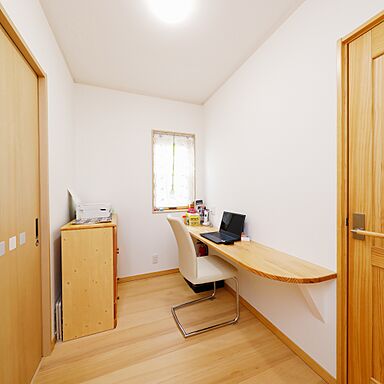 株式会社グリーンワールドの施工事例「愛犬と暮らすガレージのある住まい」の画像3