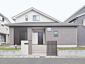 株式会社グリーンワールドの施工事例「災害に強い大黒柱のある樅と漆喰の家」のメイン画像