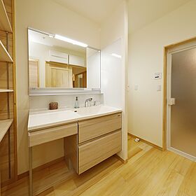 株式会社グリーンワールドの施工事例「災害に強い大黒柱のある樅と漆喰の家」の画像5