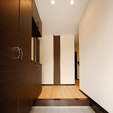 株式会社グリーンワールドの施工事例「ツートンモダン+もみの木の家」の画像5