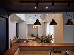 ヘスタホーム岐阜県庁前展示場の施工事例「大人の感性を刺激する、シックでエレガントな住まい」の画像