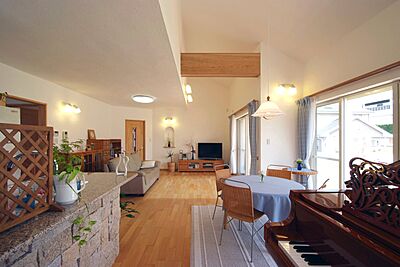 木の家スタイルのリビング 無添加住宅の事例画像