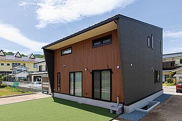 ミツヤジーホーム株式会社の施工事例「家族が集う場所「地下室のある家」で叶う暖かな暮らし!」の画像